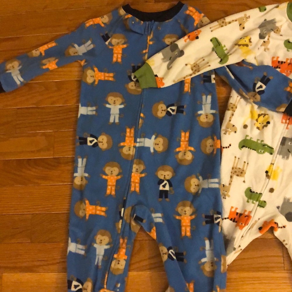 Carter PJs 2T/24mo - Picture 3 of 4